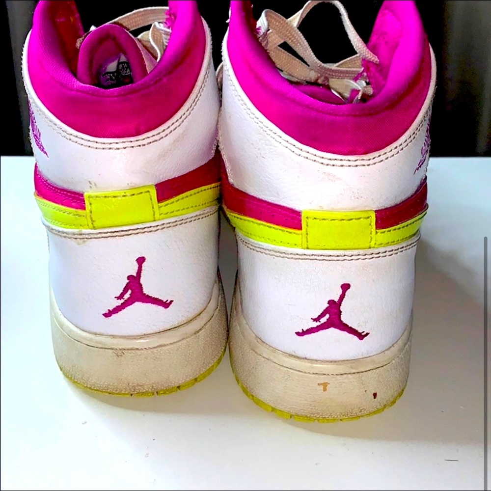 Shoes - Picture 3 of 4